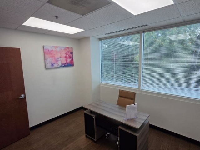 suite-3-office-with-window-2